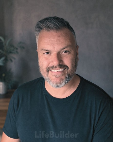 Sascha Reis – LifeBuilder Porträt von Sascha Reis, dem Autor von LifeBuilder